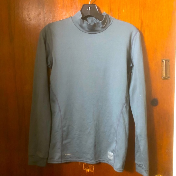 Nike Pro Therma-FIT Women's Long-Sleeve Top - Picture 6 of 7